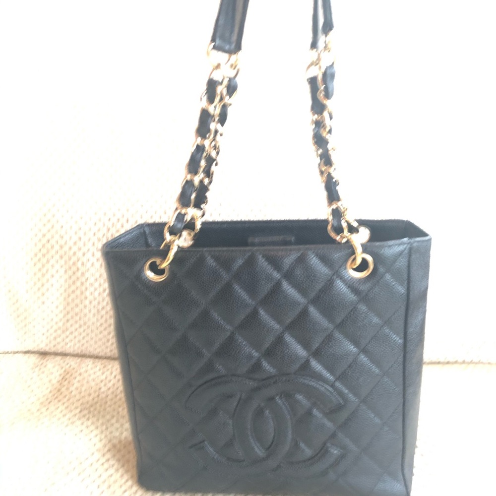 Chanel Petit Shopping Tote - Picture 3 of 11
